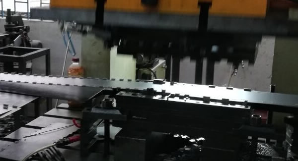 客戶滿意，長合頁，屏風(fēng)合頁，重型合頁等東莞合頁，東莞鉸鏈訂單增多