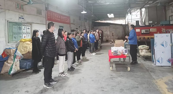 用心去孝敬，用愛去感恩--孝心無疆，愛滿廣有|廣有五金&東莞合頁